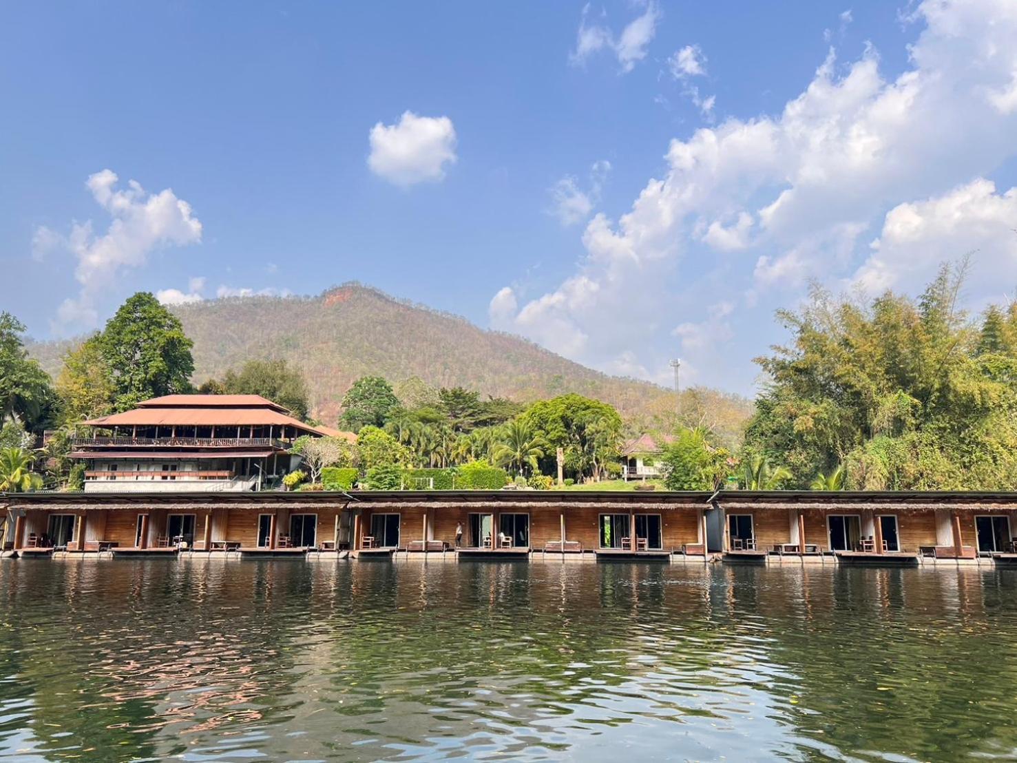 The Hub Erawan Resort 崇贞夫 外观 照片