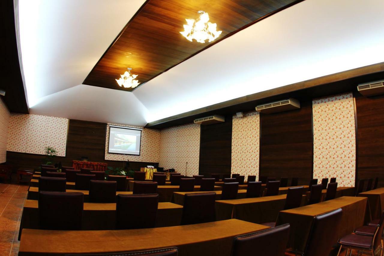 The Hub Erawan Resort 崇贞夫 外观 照片