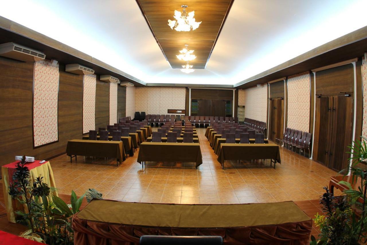 The Hub Erawan Resort 崇贞夫 外观 照片